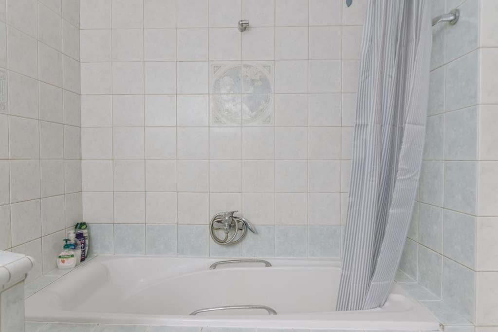 Sunny Apartment For Couples & Friends In Centre Heraclión Exterior foto