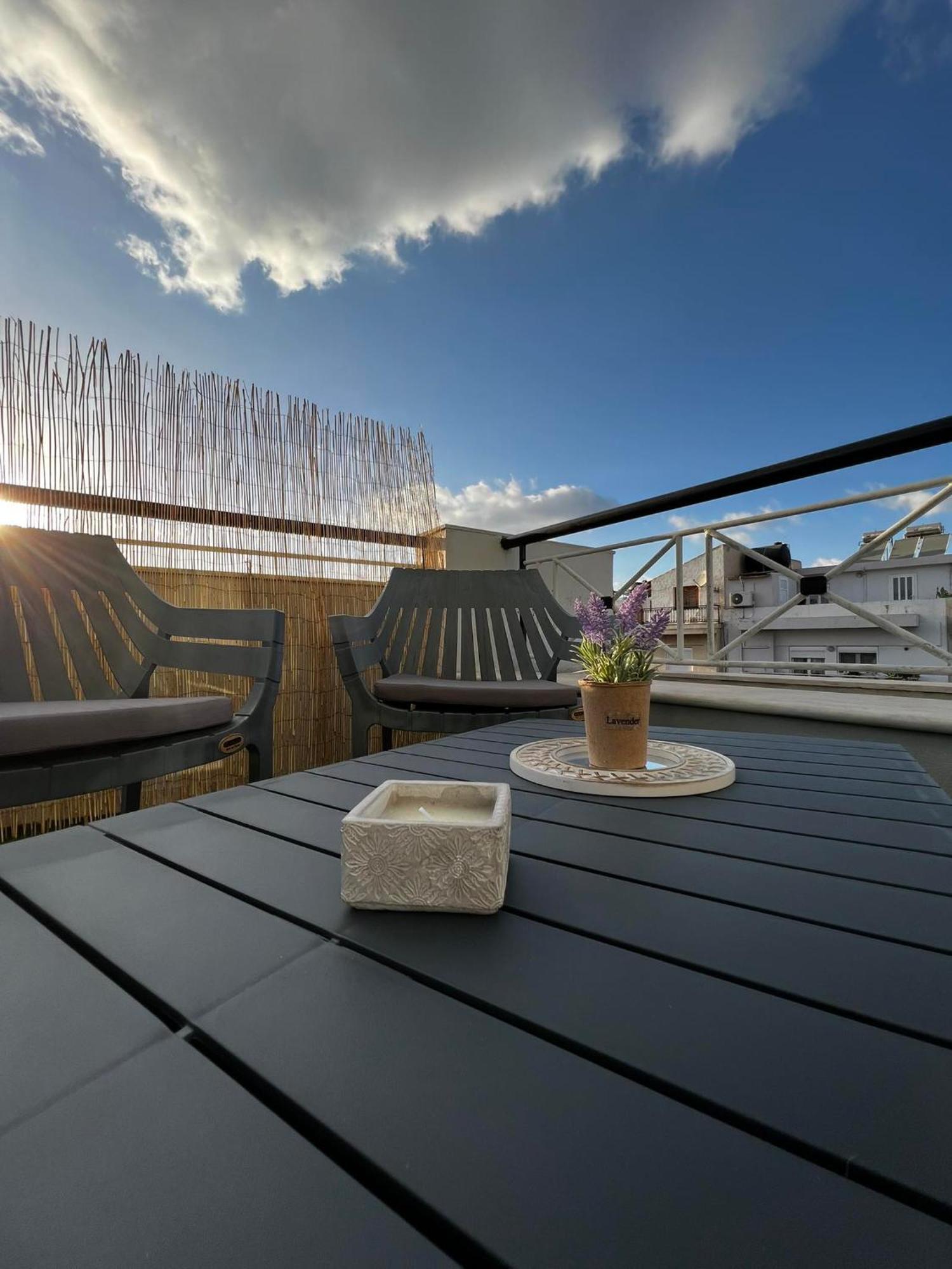 Sunny Apartment For Couples & Friends In Centre Heraclión Exterior foto