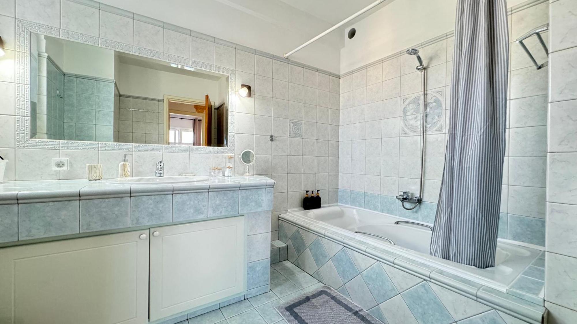 Sunny Apartment For Couples & Friends In Centre Heraclión Exterior foto